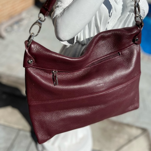 NWT CROSSBODY-MADE IN ITALY LEATHER BAG - Giftable 🎁 Beautiful soft leather - Picture 6 of 12